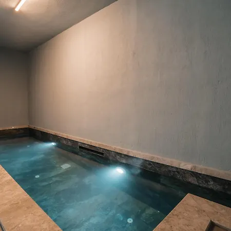 Luxury Heated Pool & フェティエ